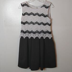Beauties girls Size 16 lacey Black and White dress. Party